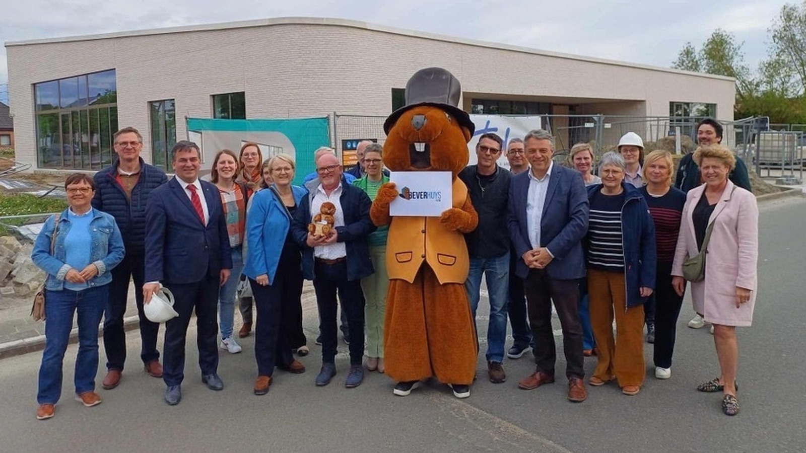 Aftellen Naar De Opening Op Het Persmoment - Artikel - Beverhuys
